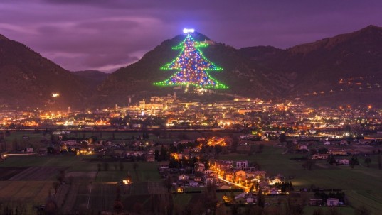 L'albero di Natale più grande del mondo